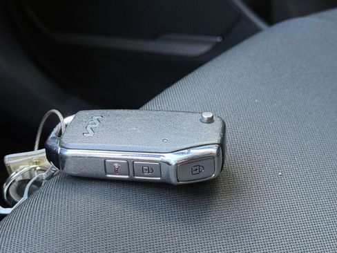 Used 2025 Kia Sportage LX FWD image 21