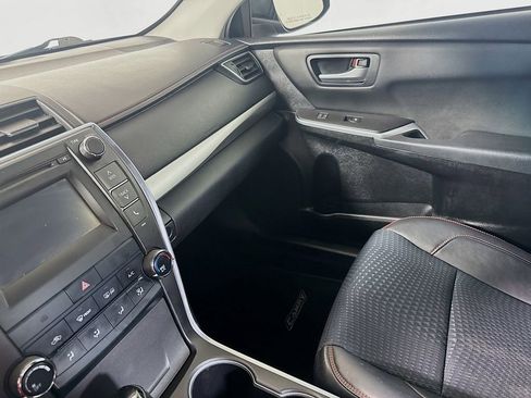 Used 2015 Toyota Camry SE FWD image 21