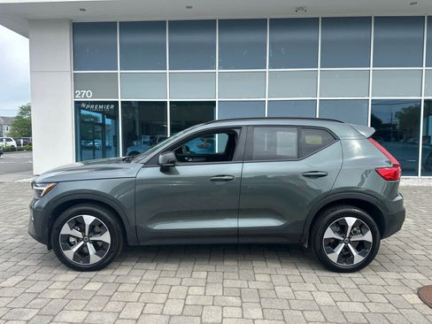 Used 2026 Volvo XC40 B5 Plus AWD/4WD image 6
