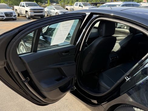 Used 2017 Jaguar XE RWD image 11