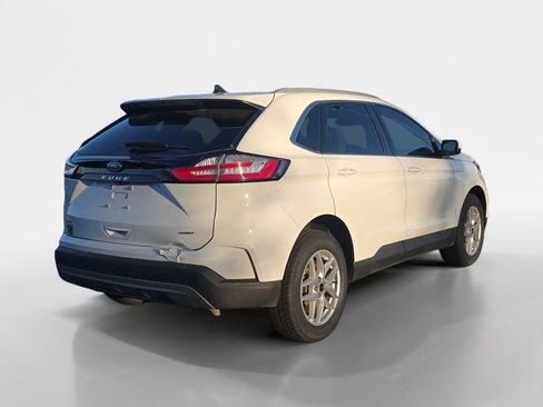 Used 2024 Ford Edge SEL w/ Convenience Package image 5