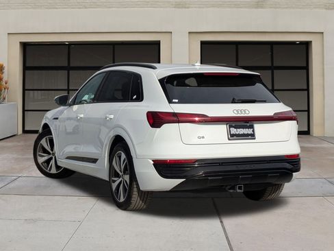 Used 2024 Audi Q8 e-tron Premium image 2