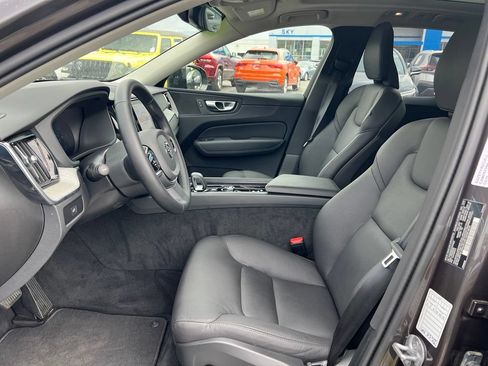 Used 2025 Volvo XC60 B5 Plus w/ Climate Package AWD/4WD image 23
