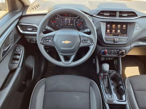 Used 2023 Chevrolet TrailBlazer LT FWD image 6