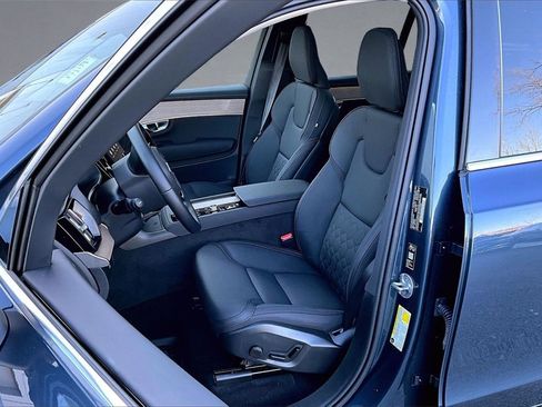 Certified 2026 Volvo XC90 B6 Plus w/ Protection Package Premier image 21