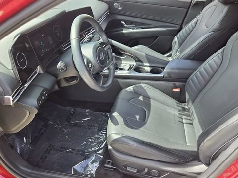 Used 2023 Hyundai Elantra Limited FWD image 10