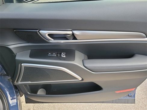 New 2025 Kia Telluride S image 10