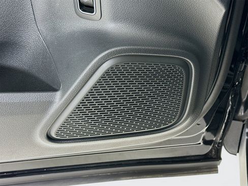 Certified 2025 Mercedes-Benz GLB 250 4MATIC image 19