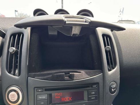 Used 2019 Nissan 370Z Roadster RWD image 19
