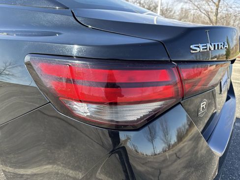 Used 2024 Nissan Sentra SV FWD image 27