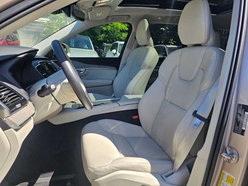 Certified 2025 Volvo XC90 T8 Plus w/ Protection Package Premier AWD/4WD image 21