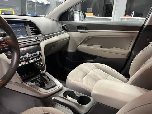 Used 2019 Hyundai Elantra Value Edition FWD image 15