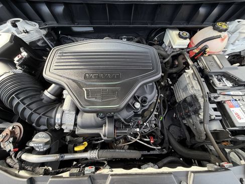 Used 2017 Cadillac XT5 Luxury w/ Driver Awareness Package image 36