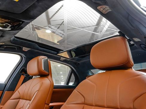 Used 2023 BMW 760i xDrive image 5