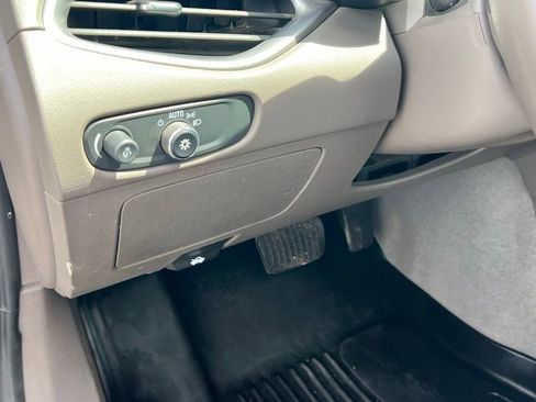 Used 2022 Chevrolet Malibu LT FWD image 28