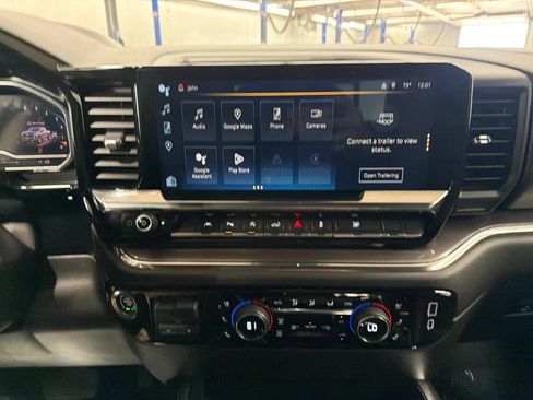 Used 2023 Chevrolet Silverado 1500 High Country w/ High Country Premium Package AWD/4WD image 16