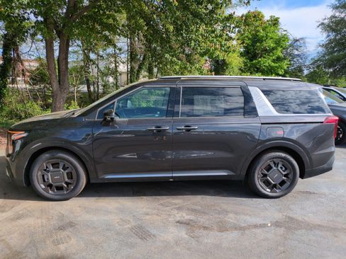 New 2026 Kia Carnival SX FWD image 4