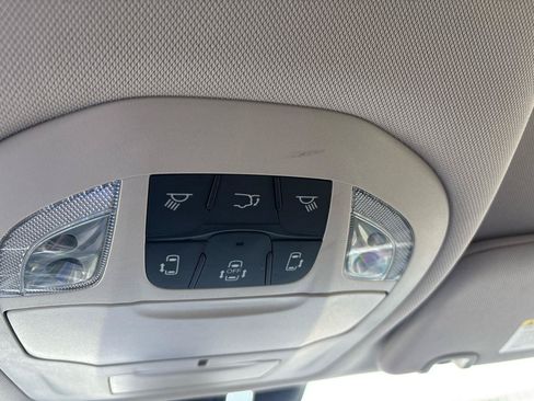Used 2018 Chrysler Pacifica Touring-L Plus FWD image 25