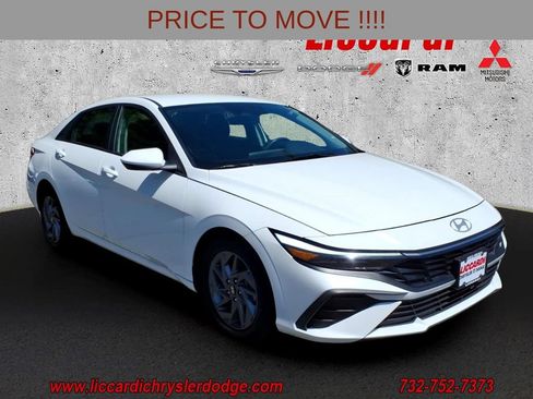 Used 2024 Hyundai Elantra SEL FWD image 1