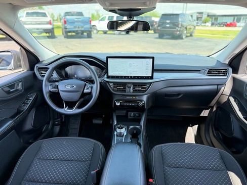 Used 2024 Ford Escape Active w/ Tech Pack #1 AWD/4WD image 2