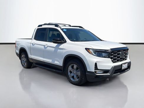 Certified 2025 Honda Ridgeline TrailSport image 3