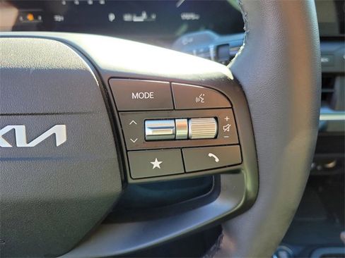 Used 2025 Kia K4 EX image 13