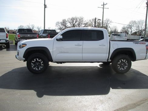 Used 2021 Toyota Tacoma TRD Off-Road w/ TRD Premium Off Road Package image 11