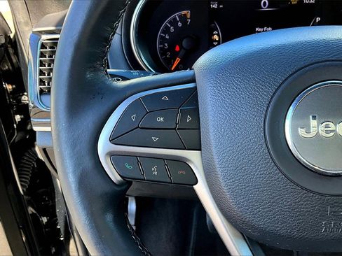 Used 2019 Jeep Grand Cherokee Overland image 28