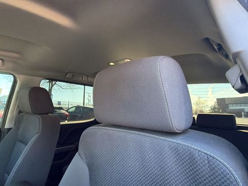 Used 2018 Chevrolet Silverado 1500 LT w/ LT Eassist Package image 11