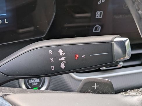 Used 2025 Chevrolet Equinox LT AWD/4WD image 16