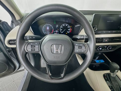 Used 2023 Honda HR-V LX image 13