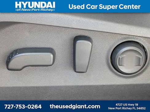 Used 2025 Subaru Outback Premium image 23