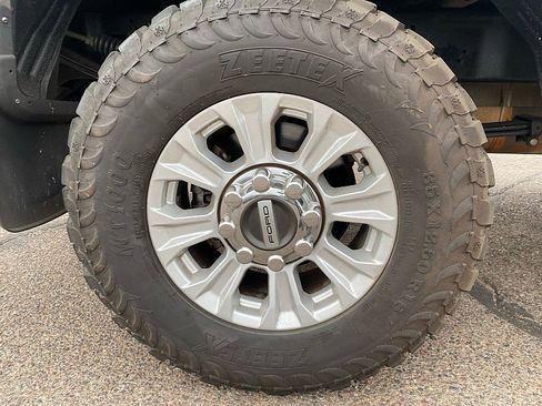 Used 2020 Ford F250 XLT w/ Snow Plow Prep Package image 23