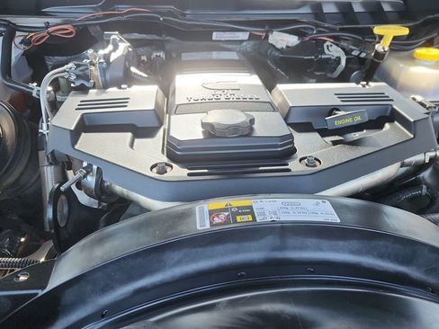 Used 2018 RAM 3500 Laramie Longhorn image 16