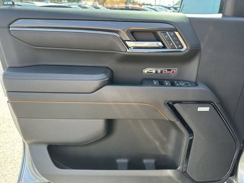 Used 2024 GMC Sierra 1500 AT4 w/ Technology Package AWD/4WD image 15