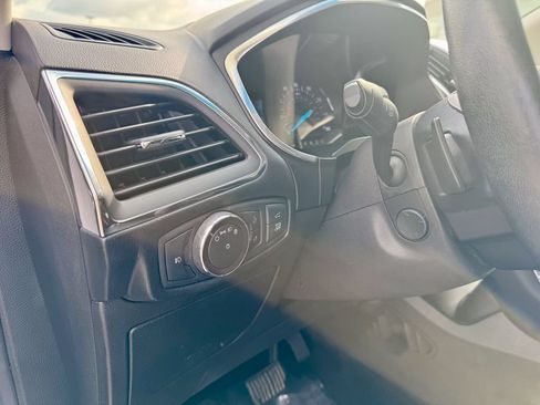 Used 2019 Ford Edge Titanium AWD/4WD image 11