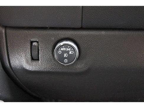 Used 2022 Chevrolet Colorado LT w/ Safety Package RWD image 21
