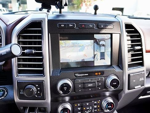 Used 2021 Ford F250 Platinum w/ FX4 Off-Road Package image 30