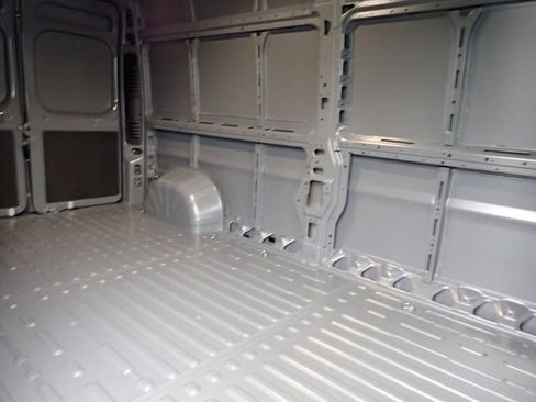 New 2026 RAM ProMaster 2500 w/ Quick Order Package 22G SLT image 13