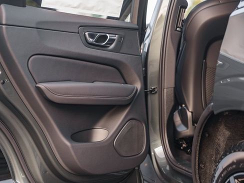 New 2026 Volvo XC60 B5 Ultra w/ Protection Package Premier image 37