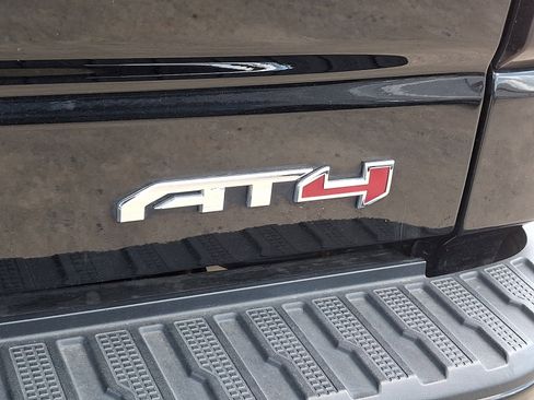 Used 2020 GMC Sierra 1500 AT4 w/ Off-Road Performance Package image 32