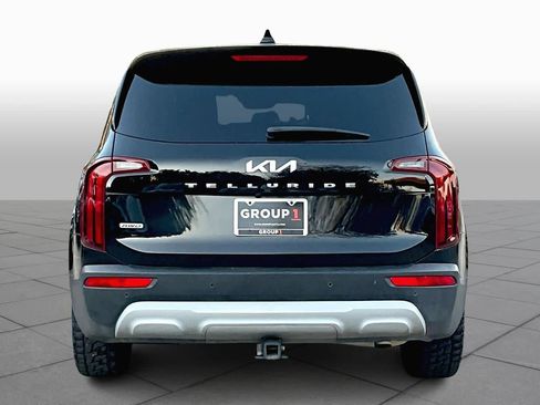 Used 2022 Kia Telluride LX image 4