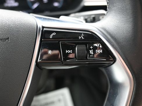Used 2022 Audi e-tron Premium w/ Convenience Plus Package AWD/4WD image 22
