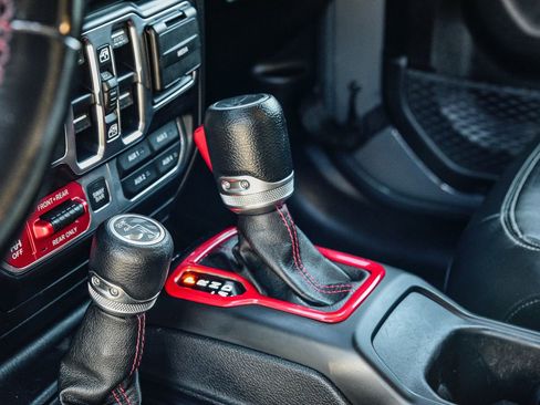 Used 2019 Jeep Wrangler Unlimited Rubicon image 18