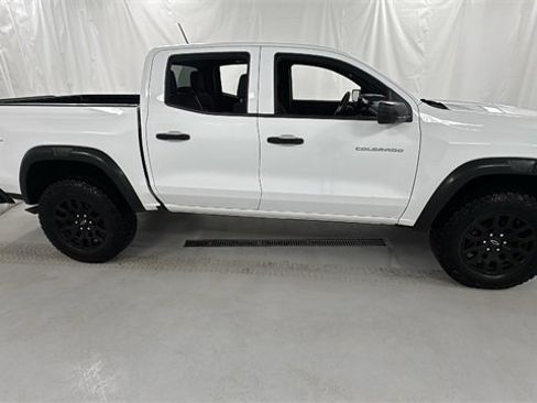Used 2024 Chevrolet Colorado Trail Boss w/ Advanced Trailering Package image 2