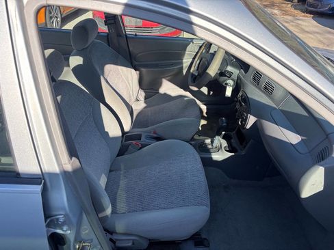 Used 2001 Ford Escort Sedan image 14