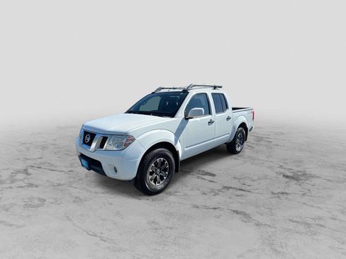 Used 2018 Nissan Frontier PRO-4X AWD/4WD image 4