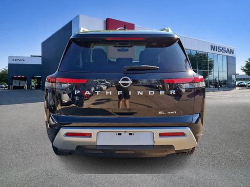 Used 2025 Nissan Pathfinder SL AWD/4WD image 5