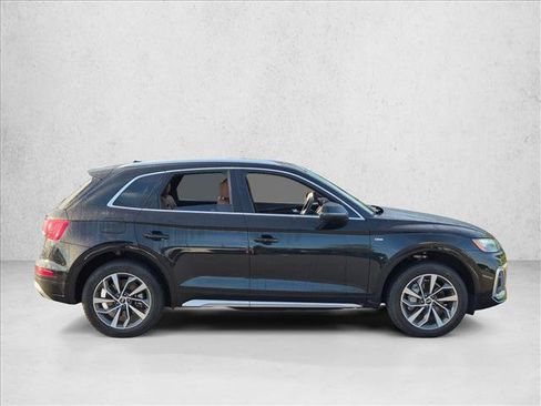 Used 2023 Audi Q5 2.0T Premium w/ Convenience Package AWD/4WD image 4