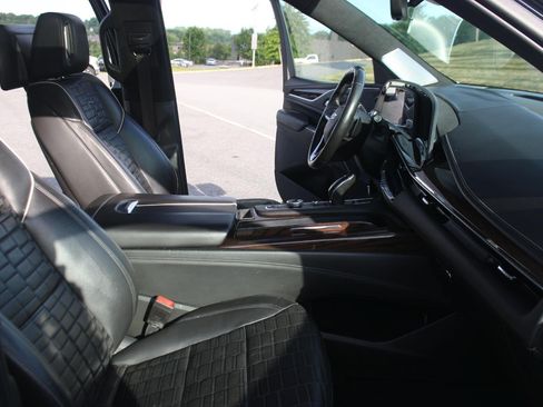 Used 2021 Cadillac Escalade ESV Sport Platinum AWD/4WD image 36